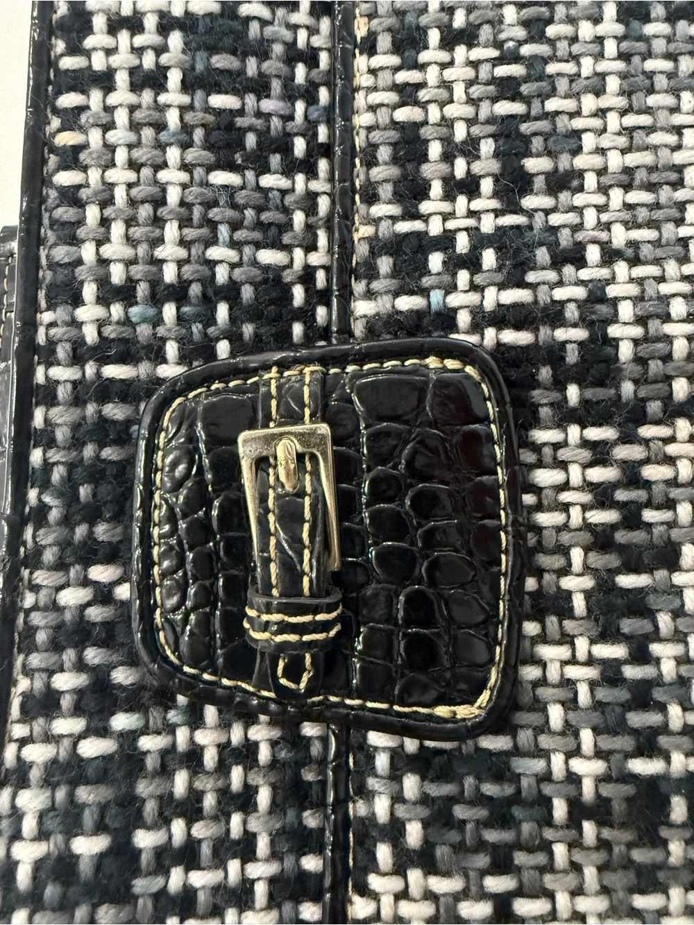 Liz Claiborne Black and White Tweed Shoulder Bag with Gold Chain